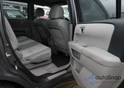 2015 Honda Pilot Lx z USA, uszkodzony, nr VIN 5FNYF4H21FB076724